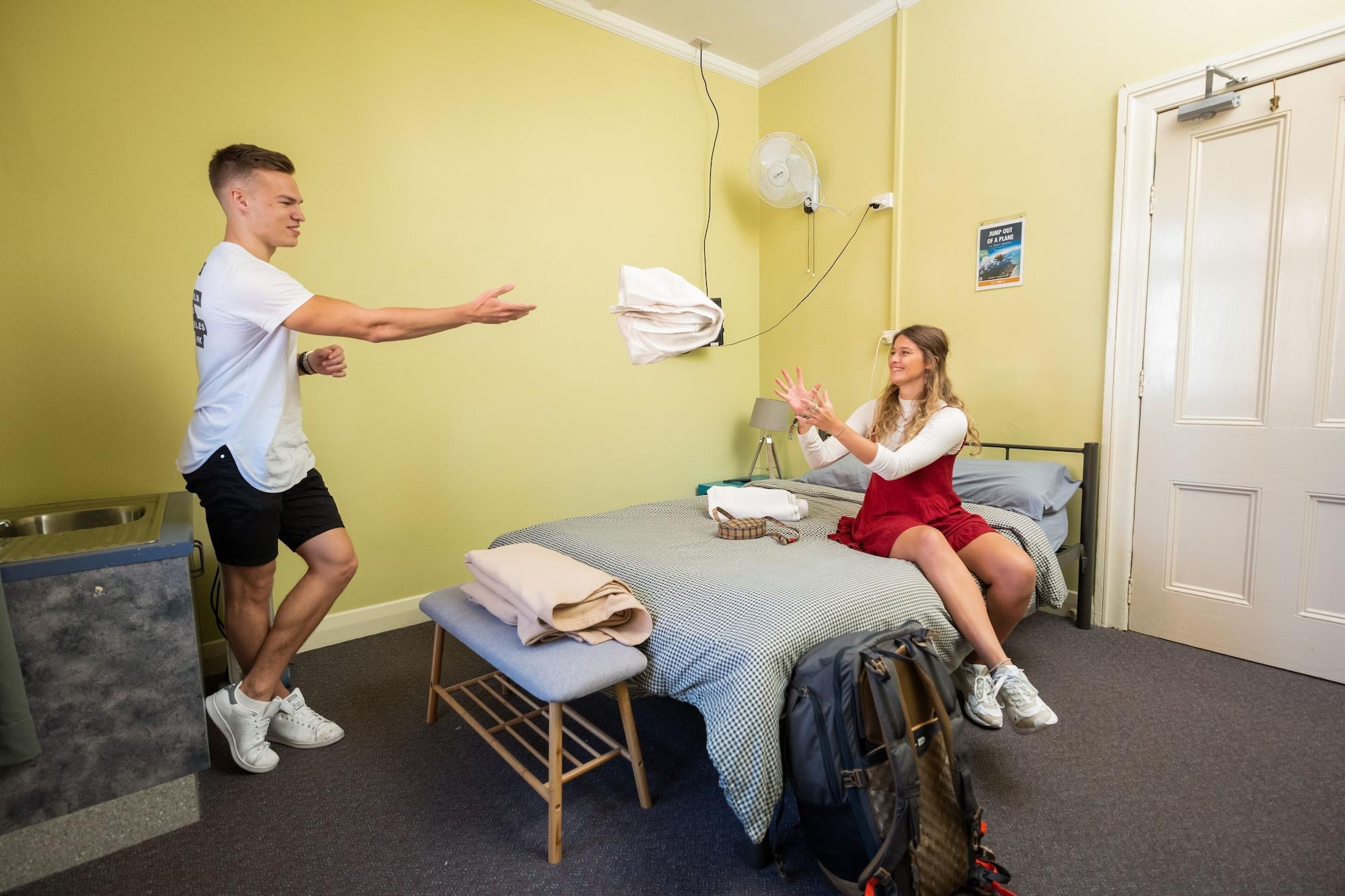 Yha Newcastle Beach Eksteriør bilde